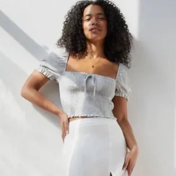 WILFRED | Aritzia Smocked Blouse Crop Top | Sz. XS - Picture 3 of 9